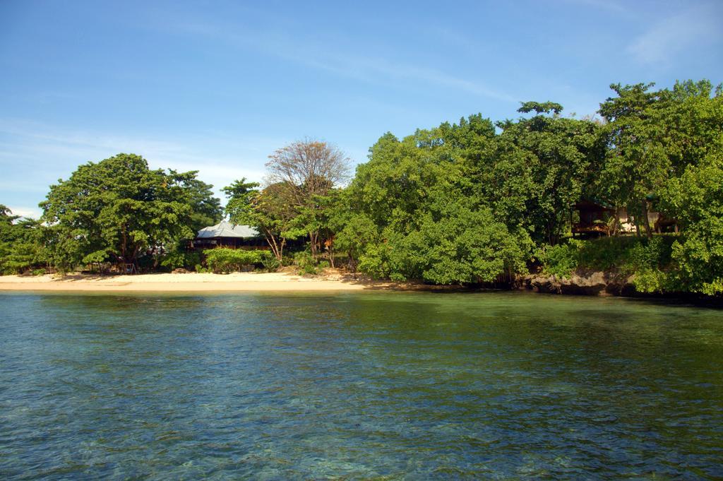 Bunaken Divers Sea Breeze Resort Ngoại thất bức ảnh