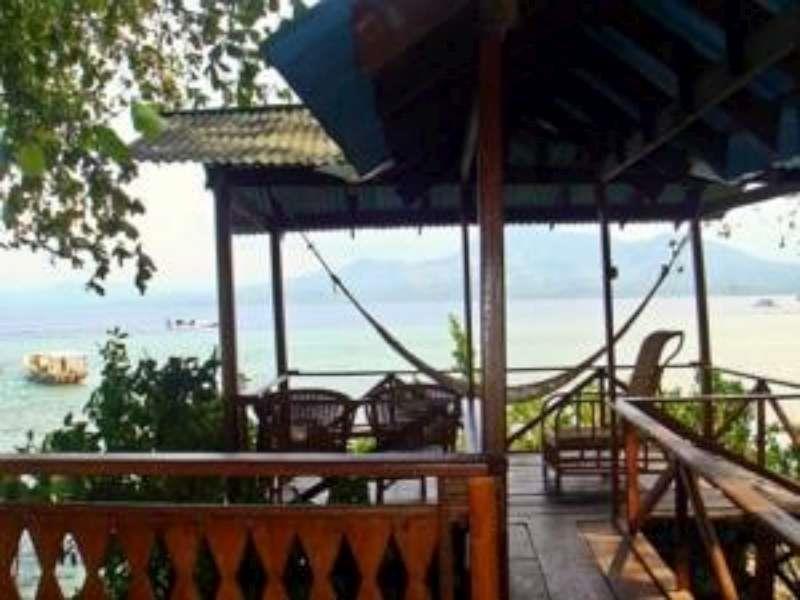 Bunaken Divers Sea Breeze Resort Ngoại thất bức ảnh