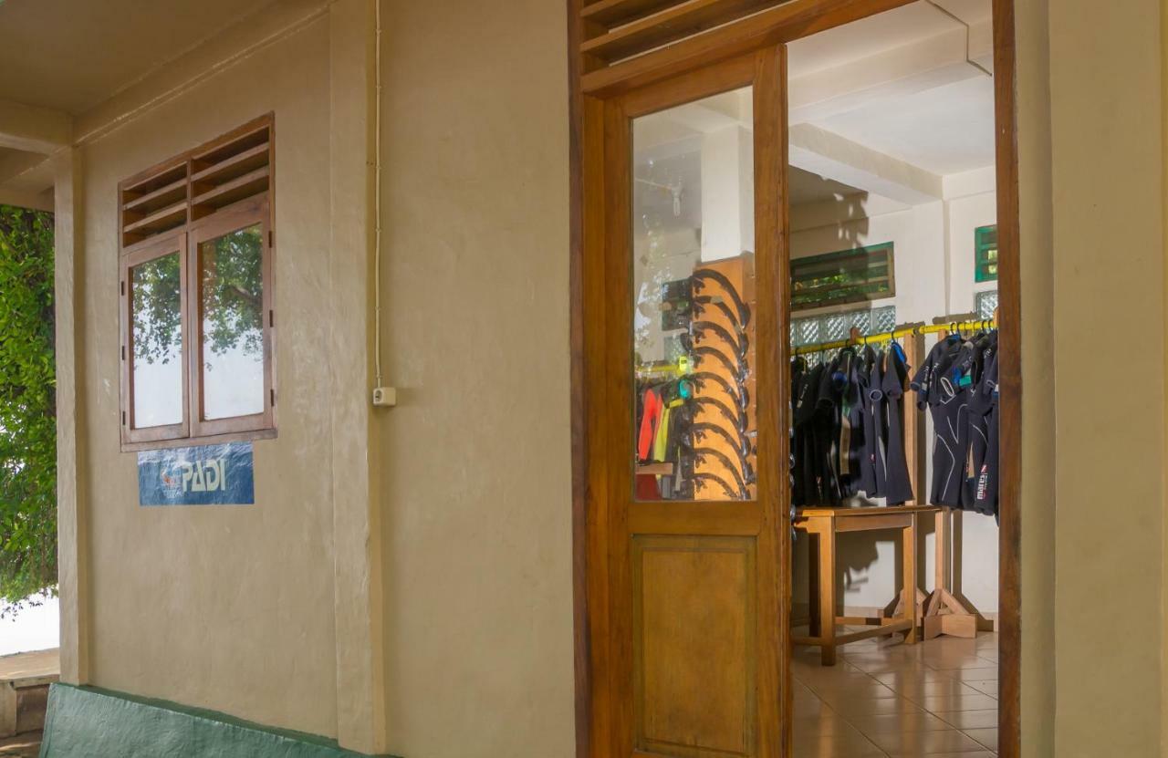 Bunaken Divers Sea Breeze Resort Ngoại thất bức ảnh