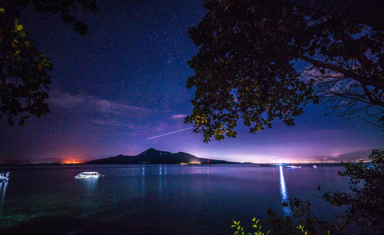 Bunaken Divers Sea Breeze Resort Ngoại thất bức ảnh